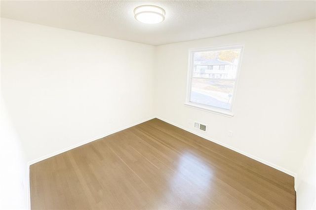 4000 N Jackson Terrace, Kansas City, MO 64117