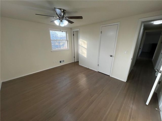 4000 N Jackson Terrace, Kansas City, MO 64117