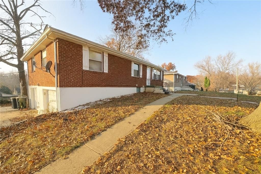 4000 N Jackson Terrace, Kansas City, MO 64117