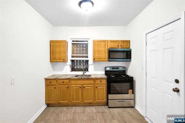 491 S 17th Street, Newark, NJ 07103