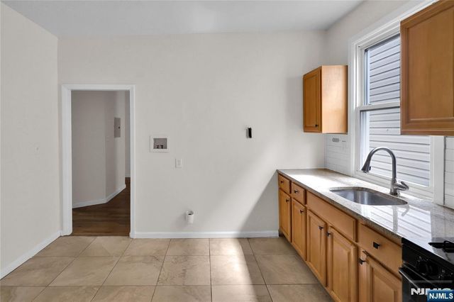 491 S 17th Street, Newark, NJ 07103