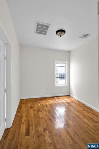 491 S 17th Street, Newark, NJ 07103
