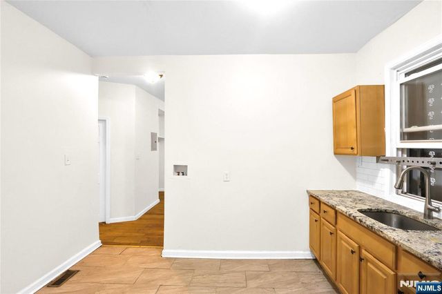 491 S 17th Street, Newark, NJ 07103