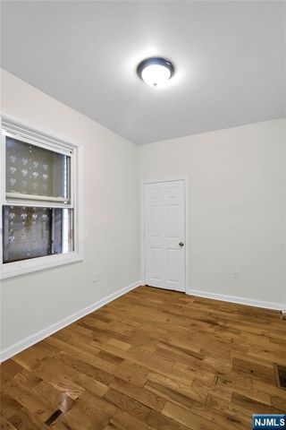 491 S 17th Street, Newark, NJ 07103