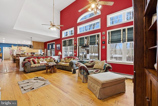 6688 HAASADAHL RD, Allentown, PA 18106