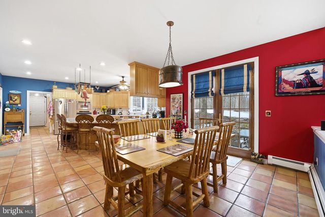 6688 HAASADAHL RD, Allentown, PA 18106