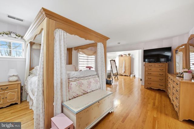 6688 HAASADAHL RD, Allentown, PA 18106