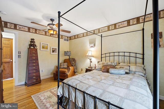 6688 HAASADAHL RD, Allentown, PA 18106