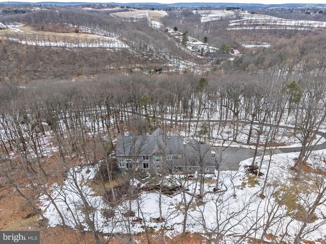 6688 HAASADAHL RD, Allentown, PA 18106