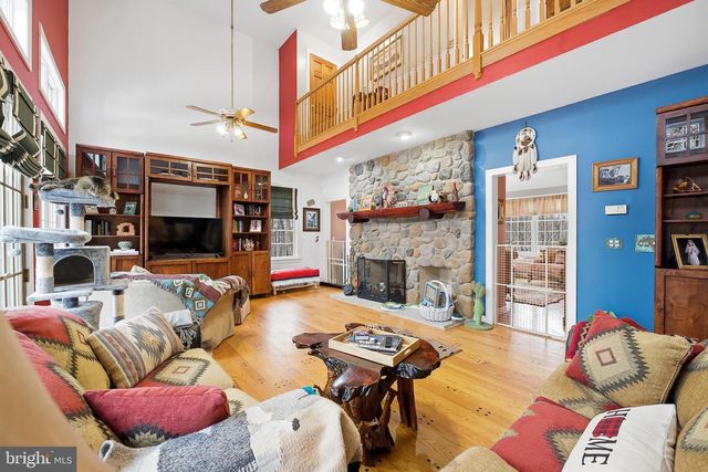 6688 HAASADAHL RD, Allentown, PA 18106