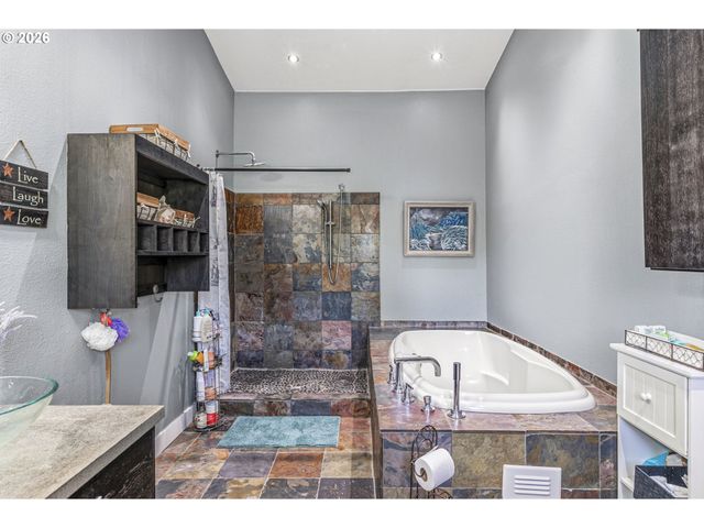 24716 Ne 419TH St, Amboy, WA 98601