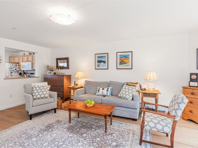 9 Claire Pointe Road, Burlington, VT 05408