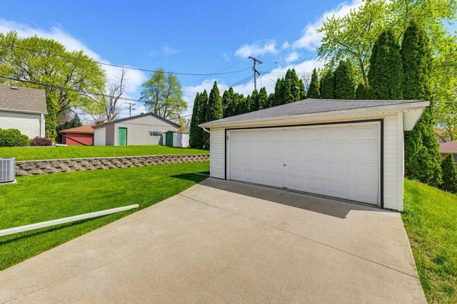 2032 114th STREET, Wauwatosa, WI 53226
