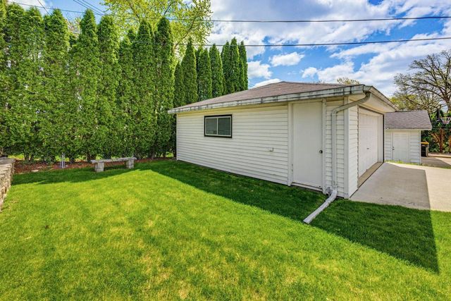 2032 114th STREET, Wauwatosa, WI 53226