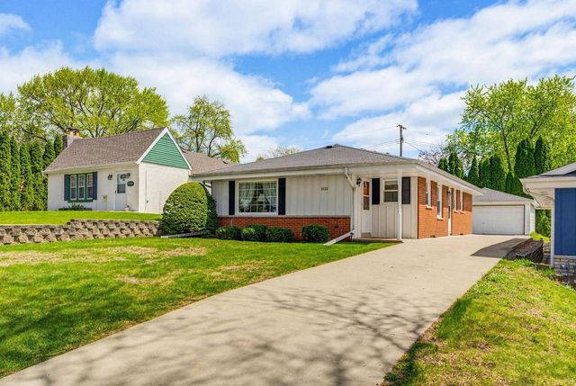 2032 114th STREET, Wauwatosa, WI 53226