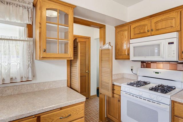 2032 114th STREET, Wauwatosa, WI 53226