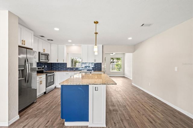 106 AURORA STREET E, Venice, FL 34285