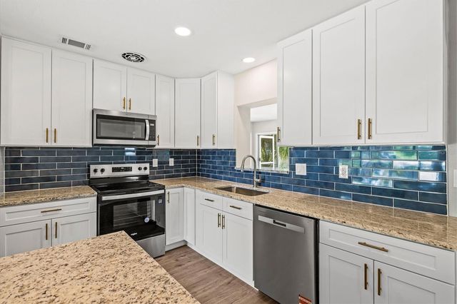 106 AURORA STREET E, Venice, FL 34285