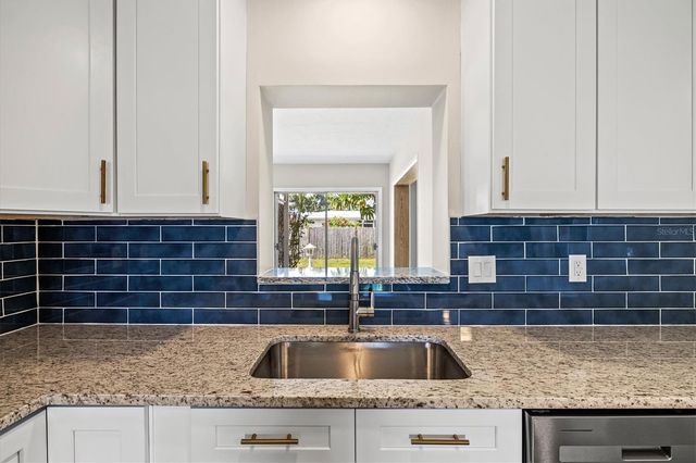 106 AURORA STREET E, Venice, FL 34285