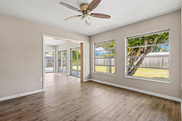 106 AURORA STREET E, Venice, FL 34285