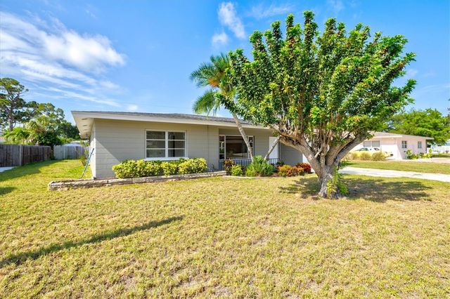 106 AURORA STREET E, Venice, FL 34285