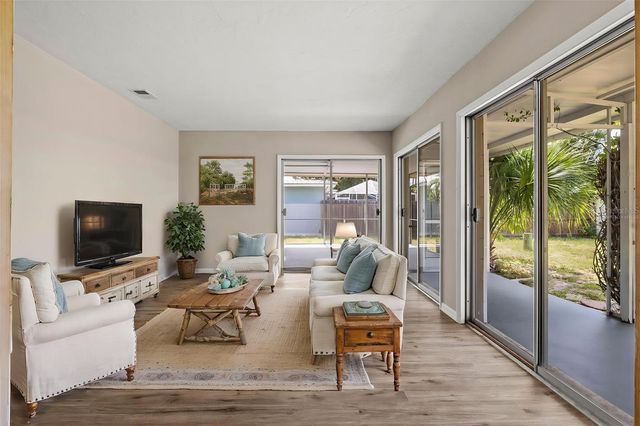 106 AURORA STREET E, Venice, FL 34285