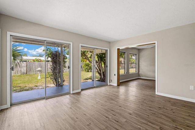 106 AURORA STREET E, Venice, FL 34285