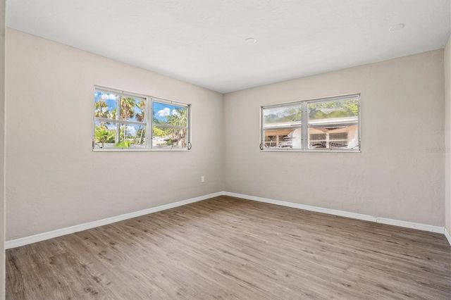106 AURORA STREET E, Venice, FL 34285