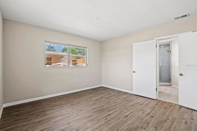 106 AURORA STREET E, Venice, FL 34285