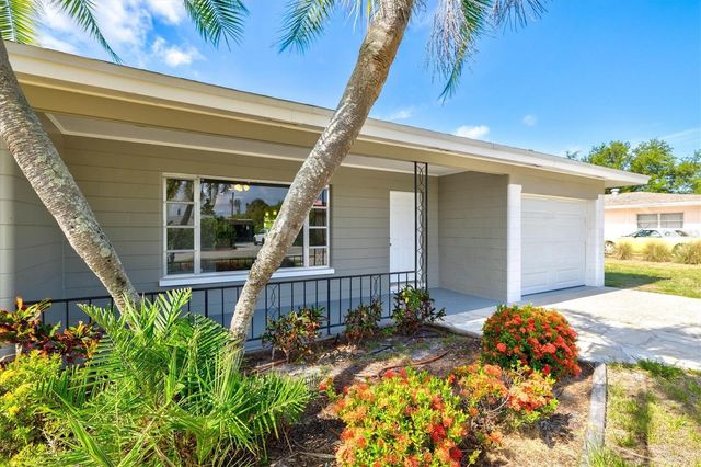 106 AURORA STREET E, Venice, FL 34285