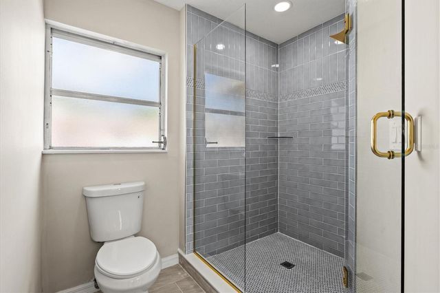 106 AURORA STREET E, Venice, FL 34285
