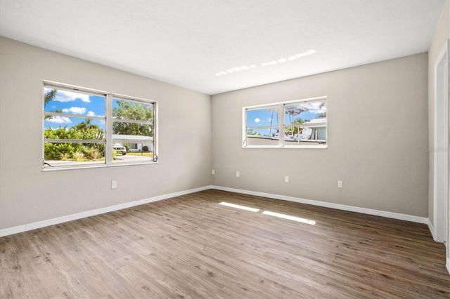 106 AURORA STREET E, Venice, FL 34285