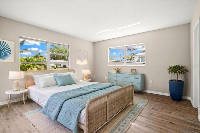 106 AURORA STREET E, Venice, FL 34285