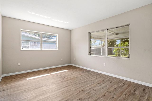 106 AURORA STREET E, Venice, FL 34285