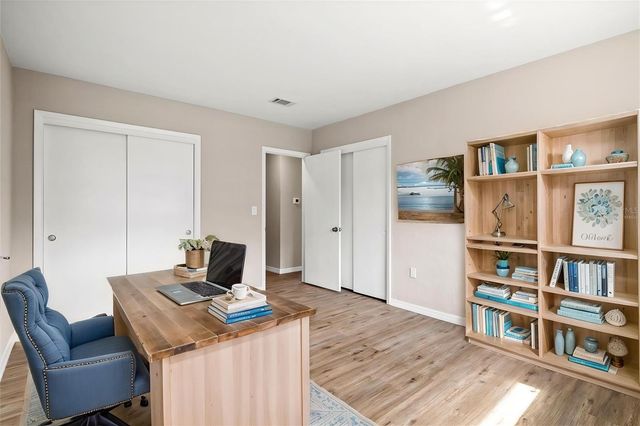 106 AURORA STREET E, Venice, FL 34285