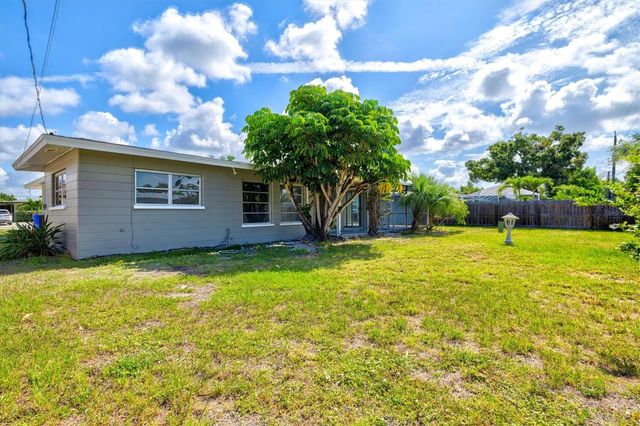 106 AURORA STREET E, Venice, FL 34285