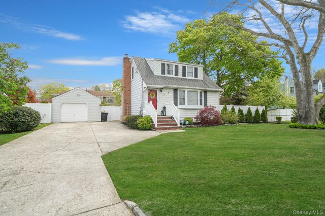 55 Westwood Avenue, Deer Park, NY 11729