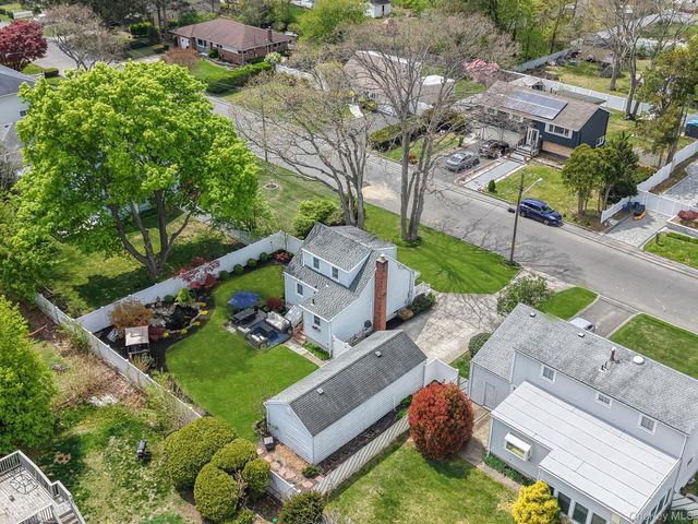 55 Westwood Avenue, Deer Park, NY 11729