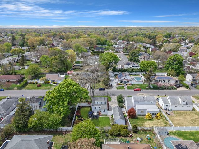 55 Westwood Avenue, Deer Park, NY 11729