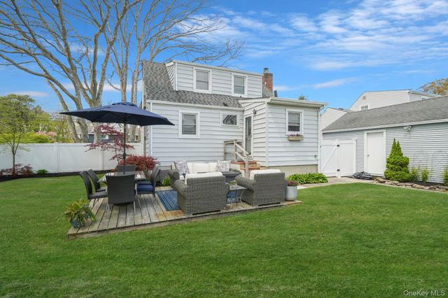55 Westwood Avenue, Deer Park, NY 11729