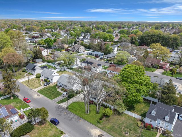 55 Westwood Avenue, Deer Park, NY 11729
