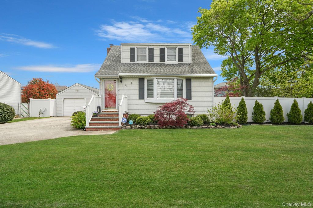 55 Westwood Avenue, Deer Park, NY 11729