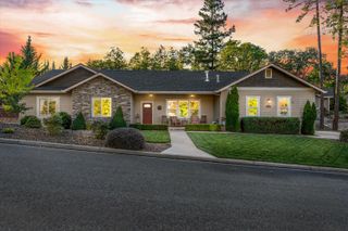 1582 SE Rosemary Lane, Grants Pass, OR 97527