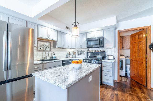 5436 Thornbriar Lane, Fort Wayne, IN 46835