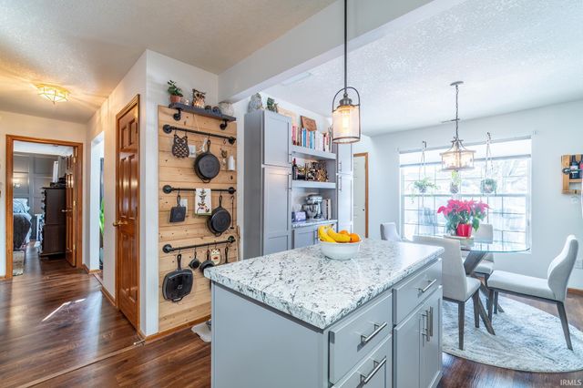 5436 Thornbriar Lane, Fort Wayne, IN 46835