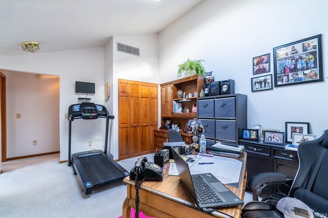 5436 Thornbriar Lane, Fort Wayne, IN 46835