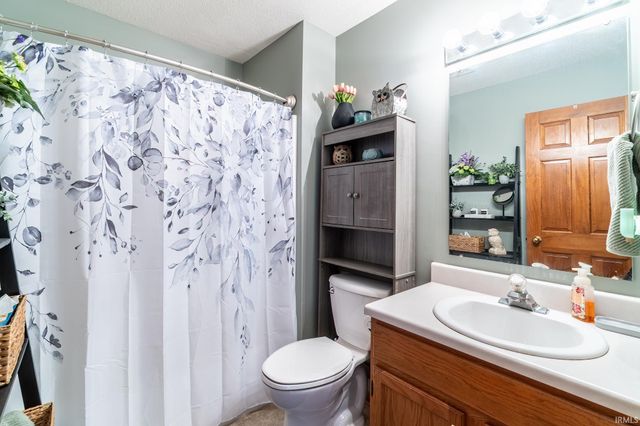 5436 Thornbriar Lane, Fort Wayne, IN 46835