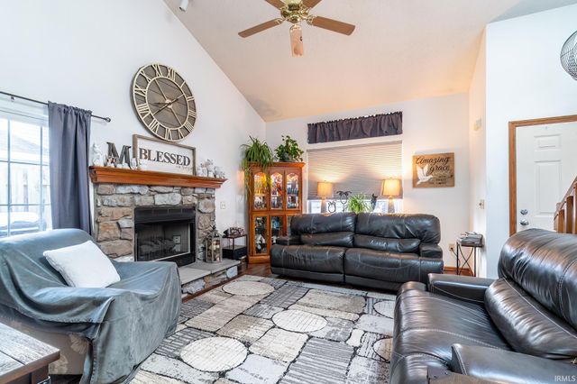 5436 Thornbriar Lane, Fort Wayne, IN 46835