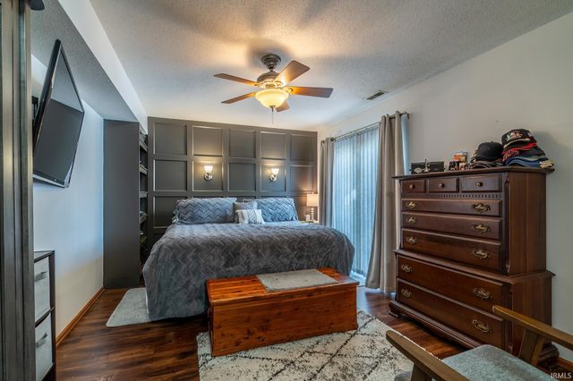 5436 Thornbriar Lane, Fort Wayne, IN 46835