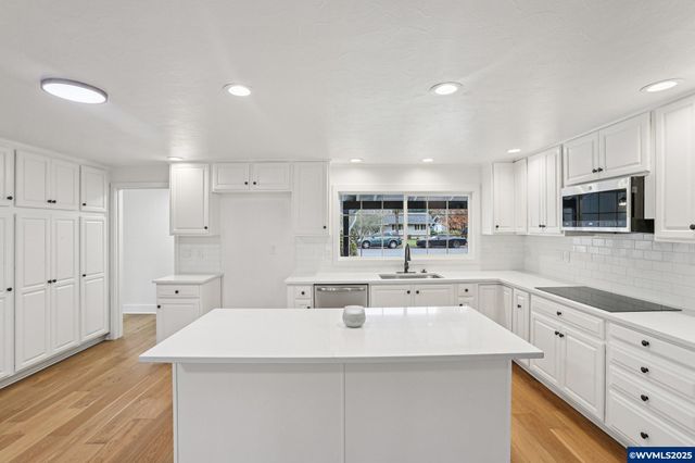 870 Rafael Av N, Keizer, OR 97303